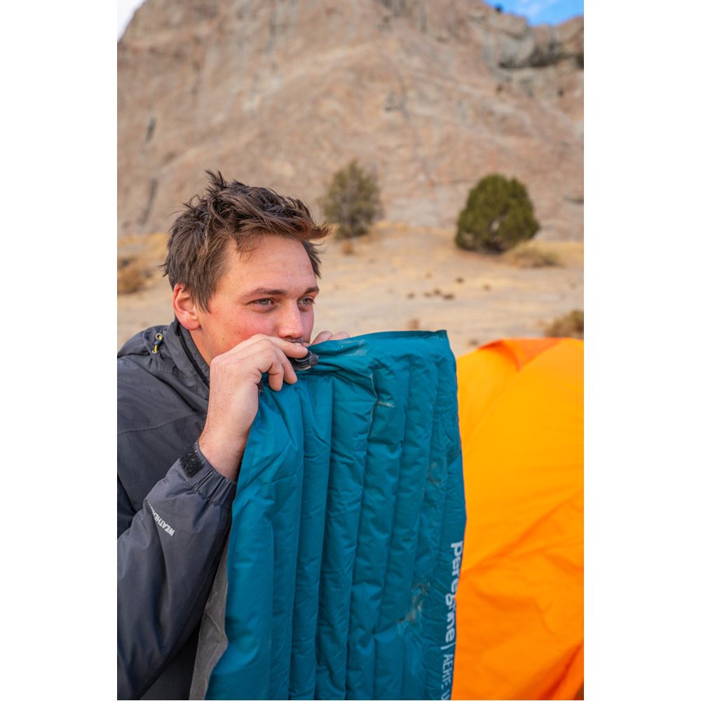 Peregrine Outfitters Aerie Ultralight Primaloft inflatable sleeping pad inflating