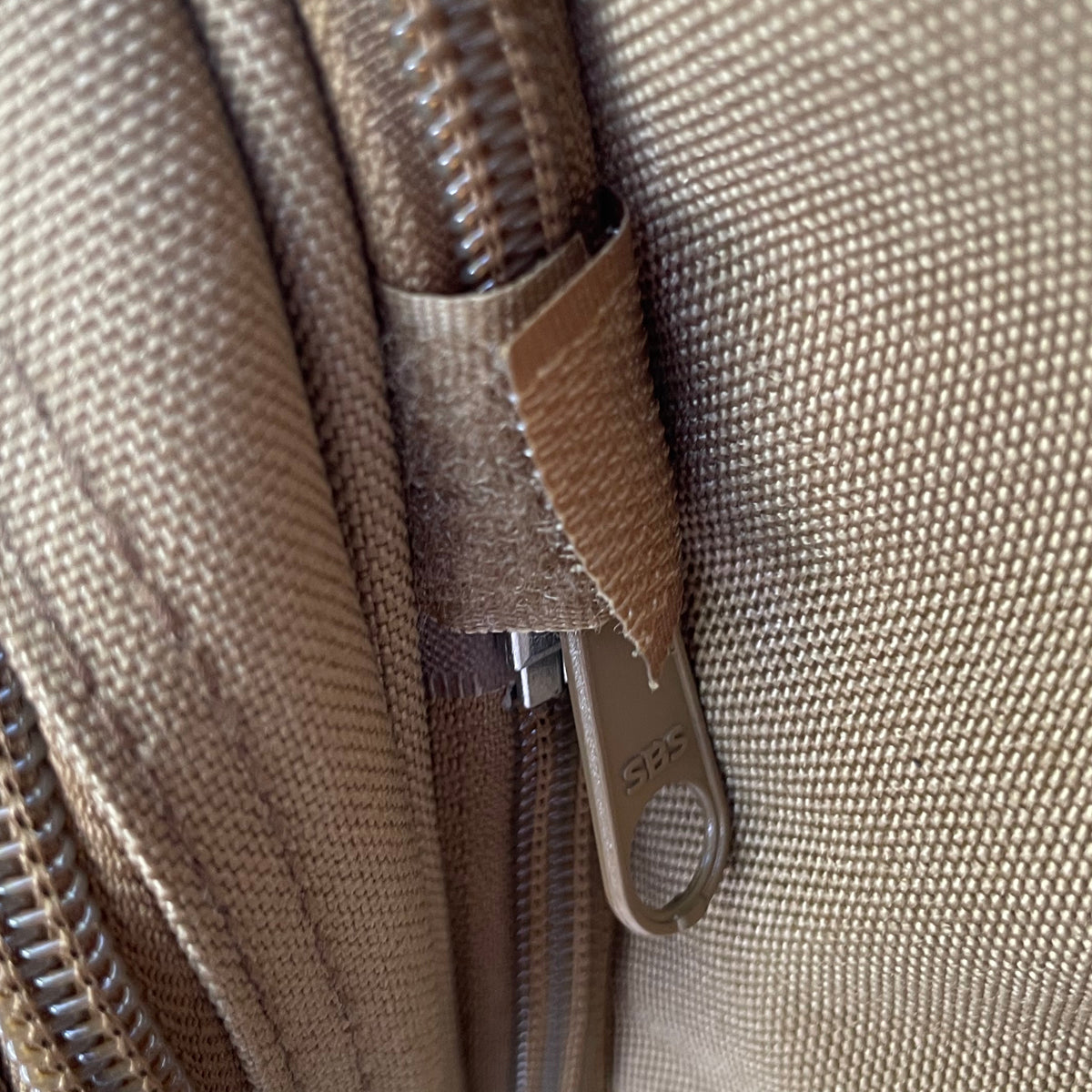 Wolftraders AlphaRoller Wheeled Deployment Luggage Bag Olive Draft Green zipper secure