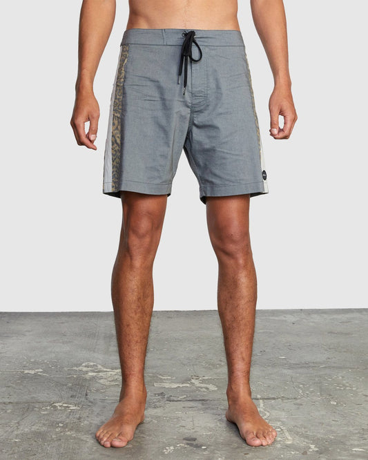 RVCA Men's Stray Trunk 17" Boardshort