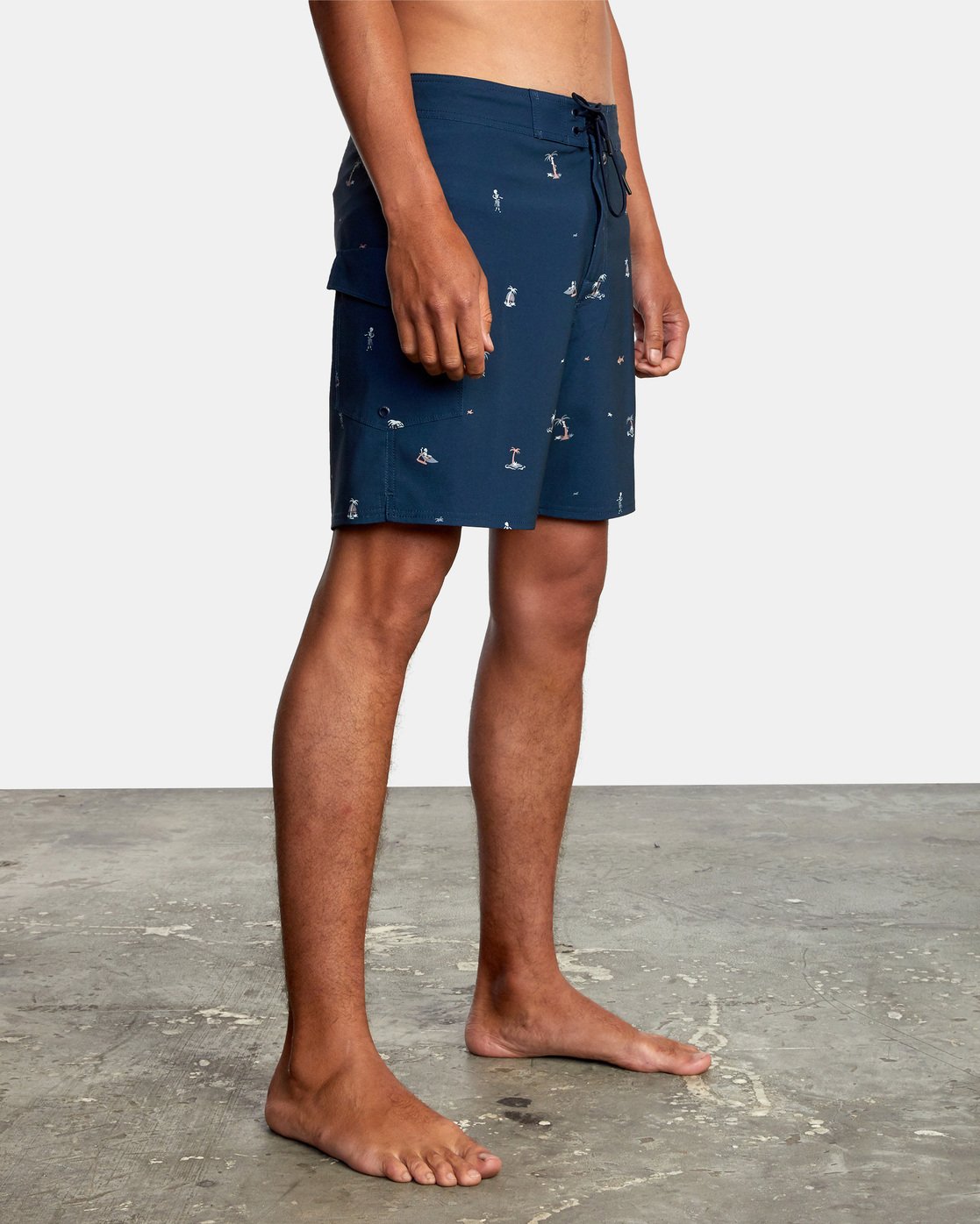 RVCA Restless Trunk New Navy Right Front