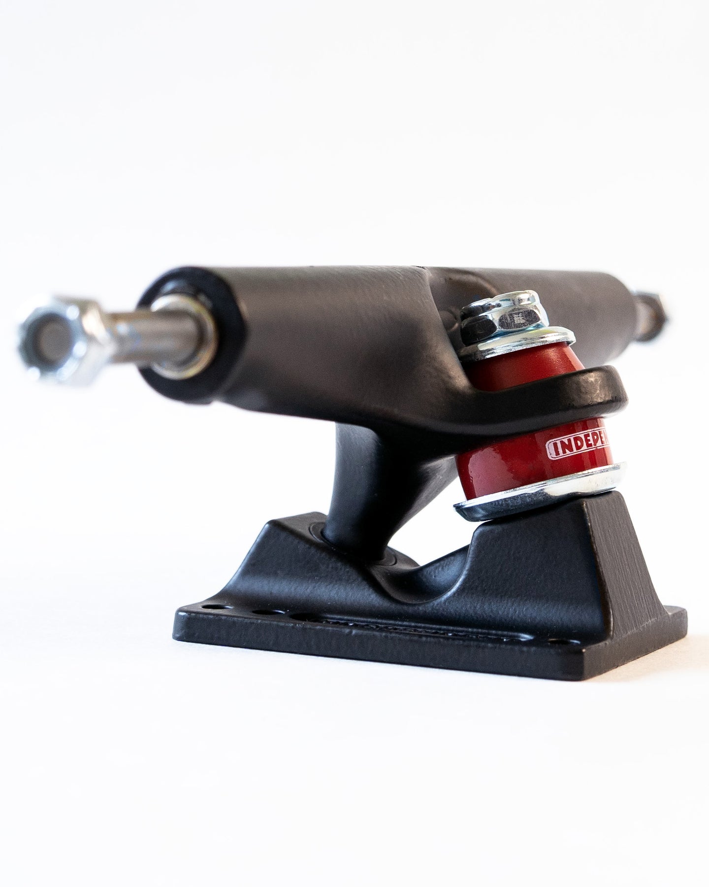 Independent Stage 4 Blackout Skateboard Trucks 151 166