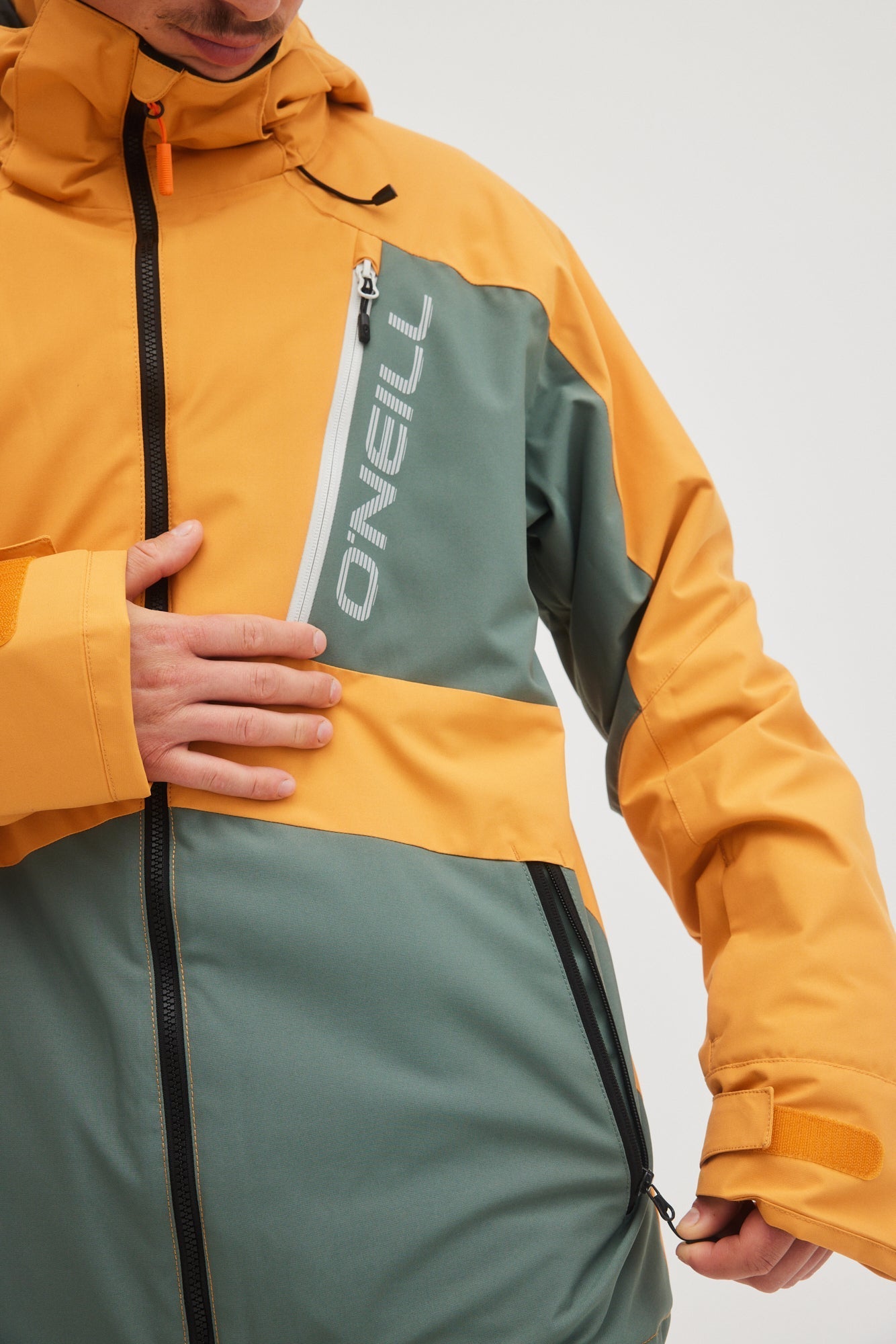 oneill mens mans guys jigsaw 10,000mm waterproof ski snowboard jacket nugget gold green color block pockets zippers