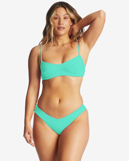 Billabong Sol Searcher Fiji Bikini Bottom Tropical Green Front; M | Bre is wearing a size M and has a 34" bust, 27.5" waist, and 42.5" hips