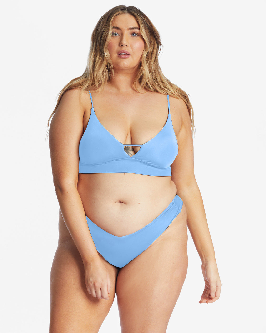 Billabong Sol Searcher Fiji Bikini Bottom Surfside Front; XL | Aubrey is wearing a size XL has a 40" bust, 37" waist, and 46.5" hips